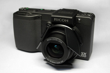 RICOH GX200