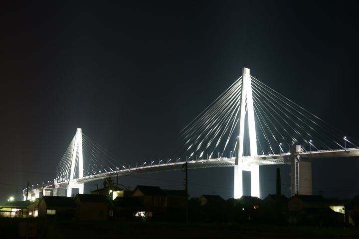 新湊大橋の夜景