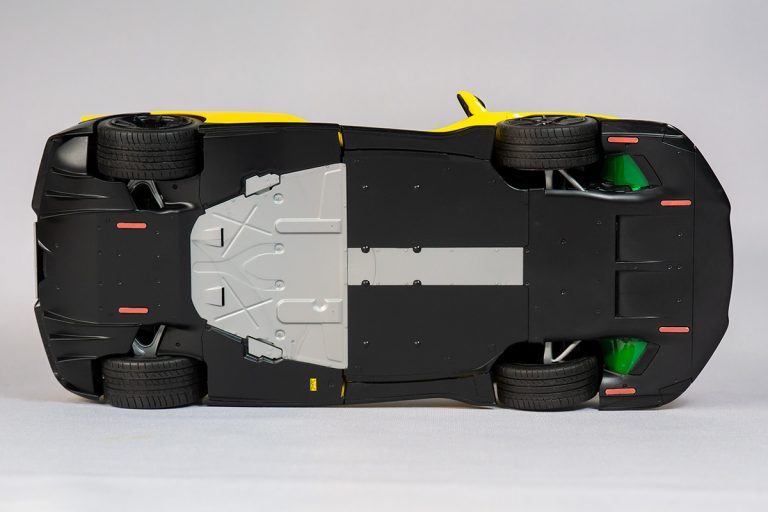 TAMIYA 1/24 McLaren Senna