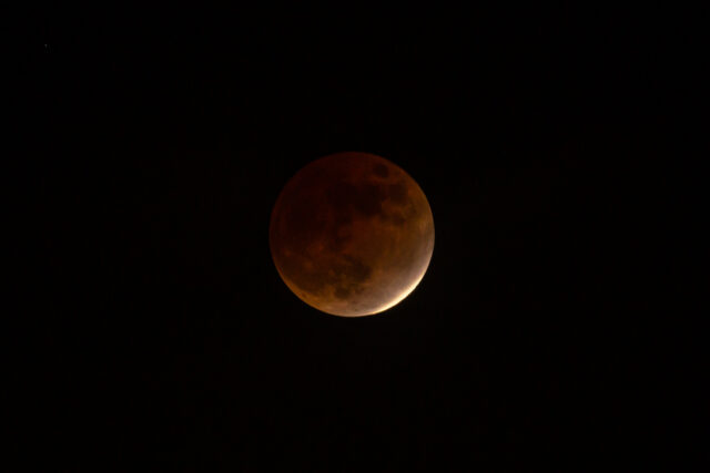 20211119: 97.8% Partial Lunar Eclipse （部分月食） | b's mono-log