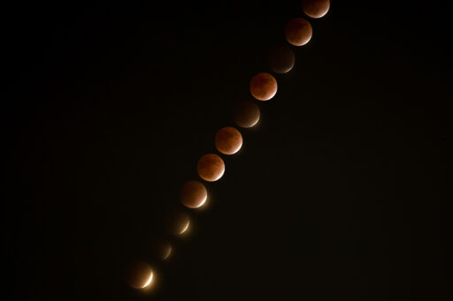 20211119: 97.8% Partial Lunar Eclipse （部分月食） | b's mono-log
