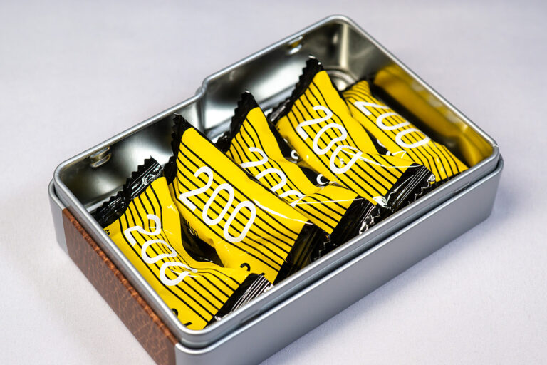 KALDI カメラ缶チョコレート