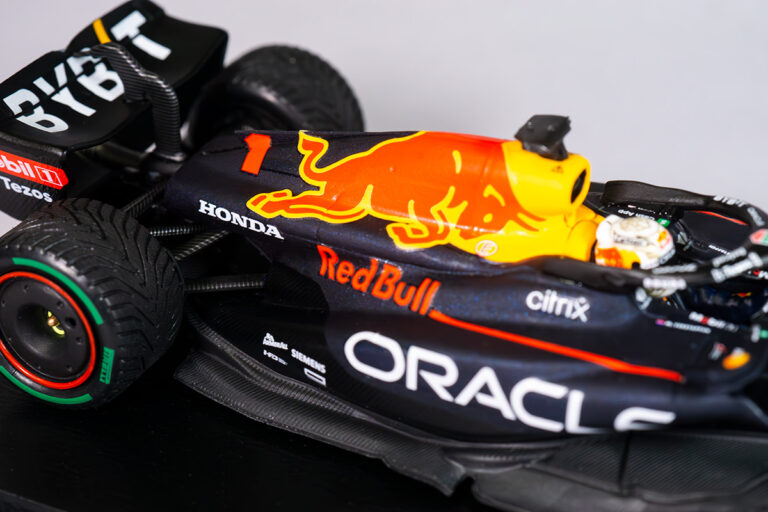 SUZUKA 別注 Spark Red Bull RB18 M. Verstappen Japanese GP 2022