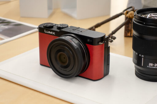 LUMIX S9