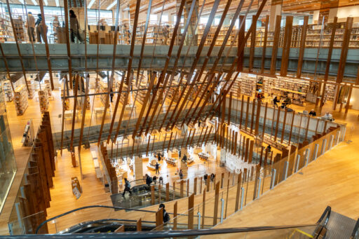 富山市ガラス美術館