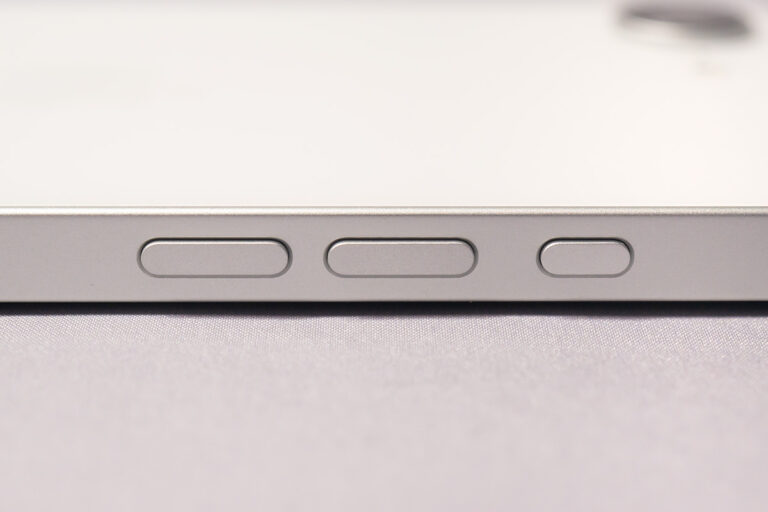 iPhone 16e