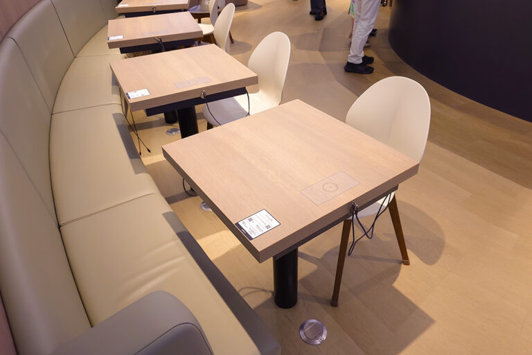 Anker Store & Cafe 汐留