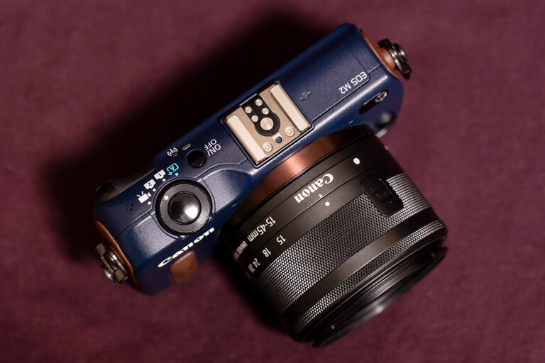 EOS M2