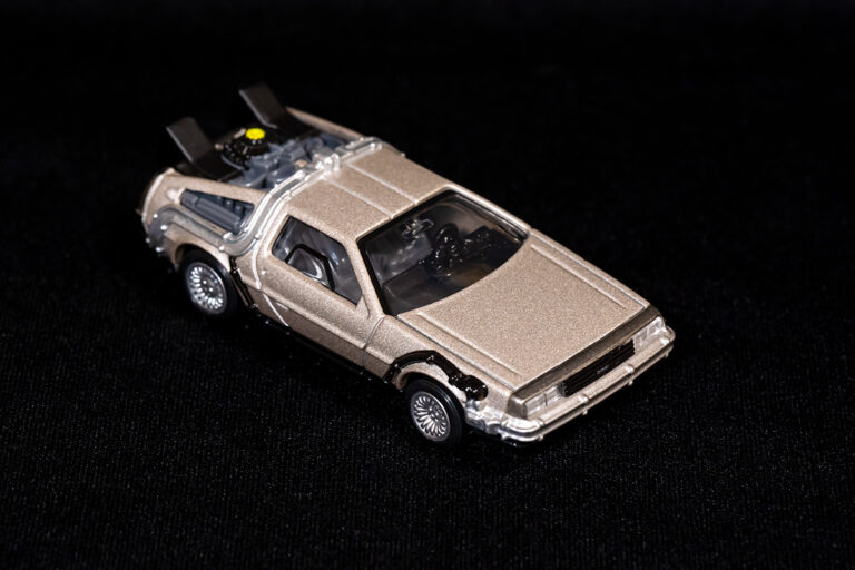 トミカプレミアム unlimited BTTF デロリアン