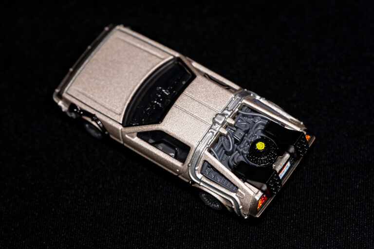 トミカプレミアム unlimited BTTF デロリアン