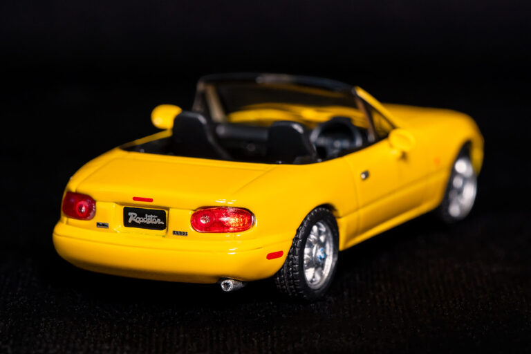 MINI GT 1/64 ユーノス ロードスター