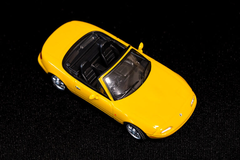 MINI GT 1/64 ユーノス ロードスター