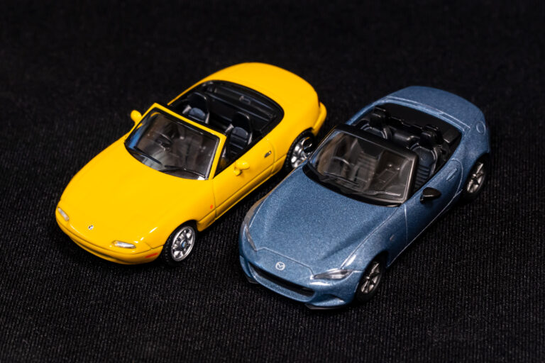 MINI GT 1/64 ユーノス ロードスター