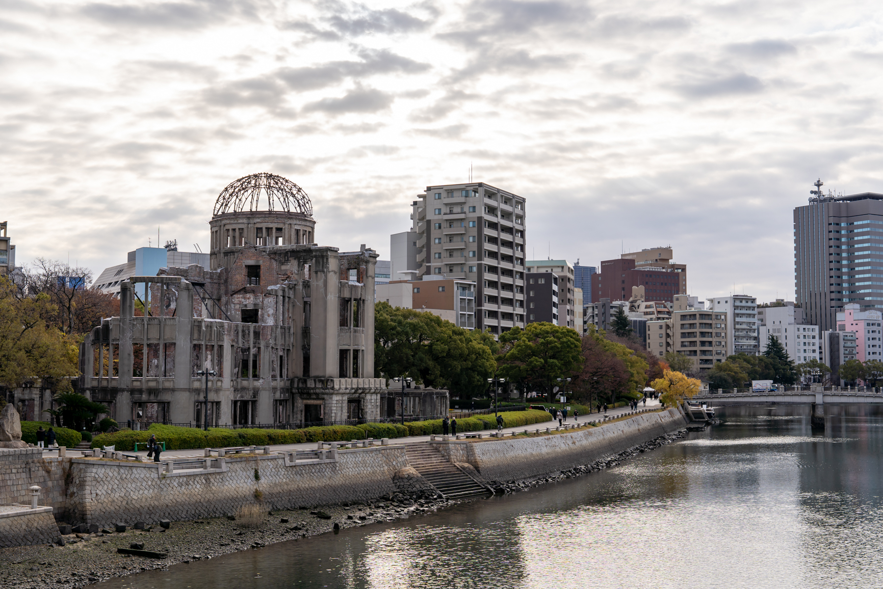 広島平和記念碑
