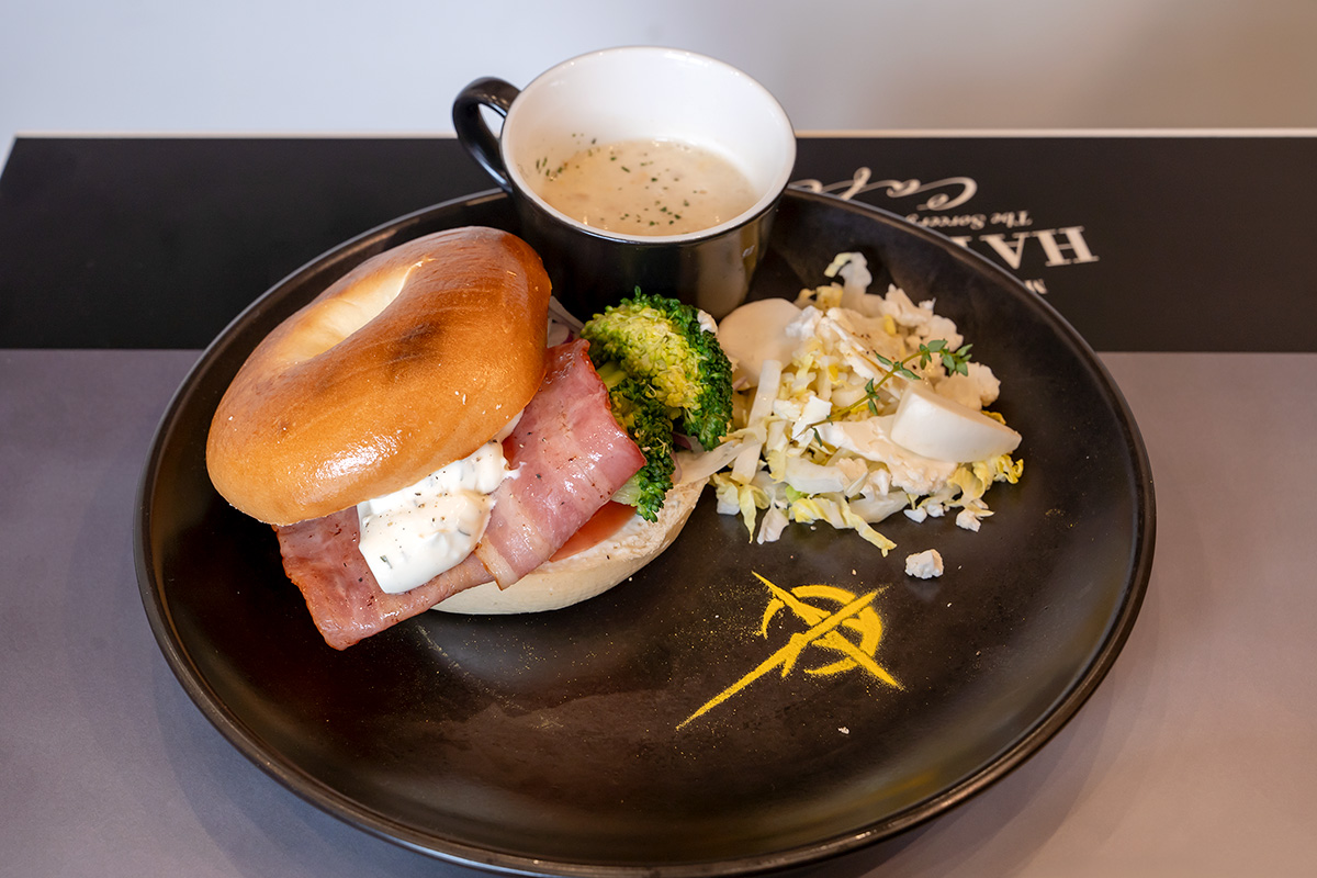 閃光のハサウェイ キルケーの魔女カフェ