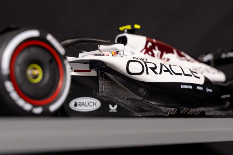 Spark 1/18 Red Bull RB21 Y. Tsunoda Japanese GP 2025