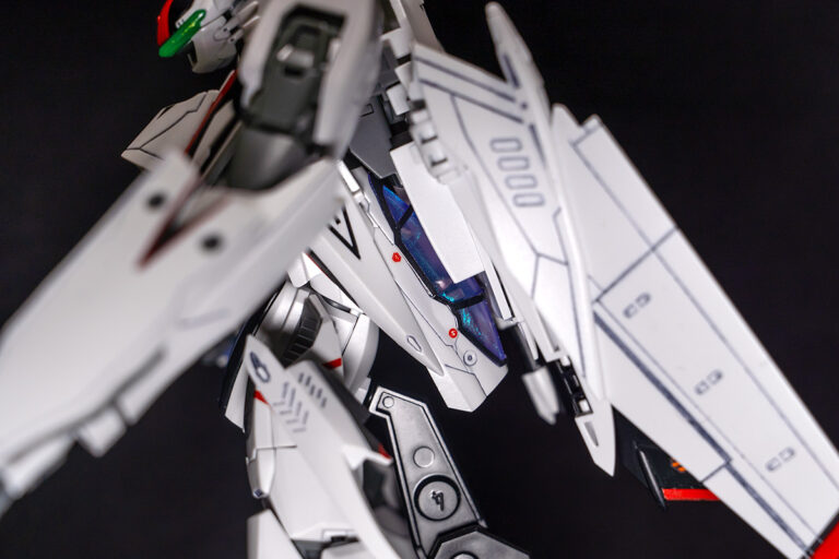 HG 1/100 VF-25F メサイアバルキリー(早乙女アルト機)