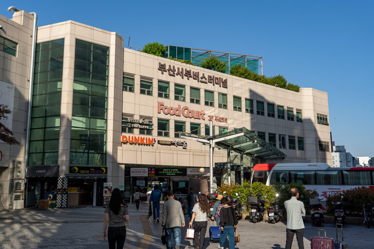 西部市外バスターミナル