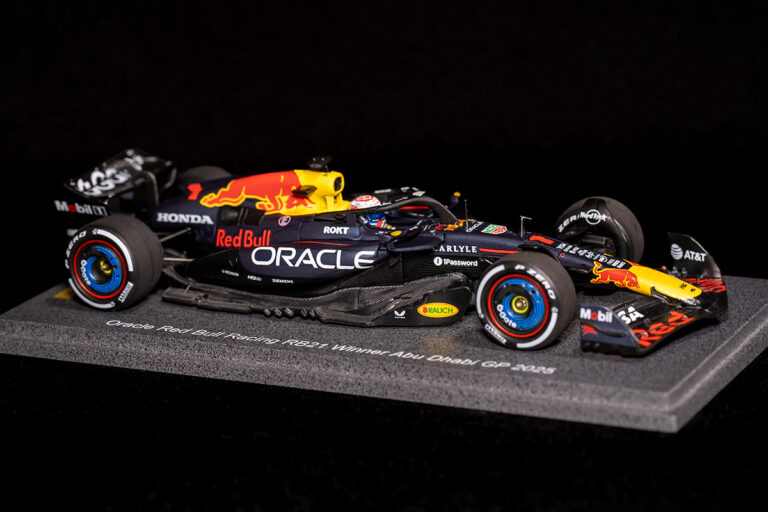 Spark Red Bull RB21 M. Verstappen Abu Dhabi  GP 2025